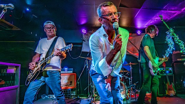 Mike Dalton in the band Bahne Super-Flex, playing at the Marrickville Bowlo. 