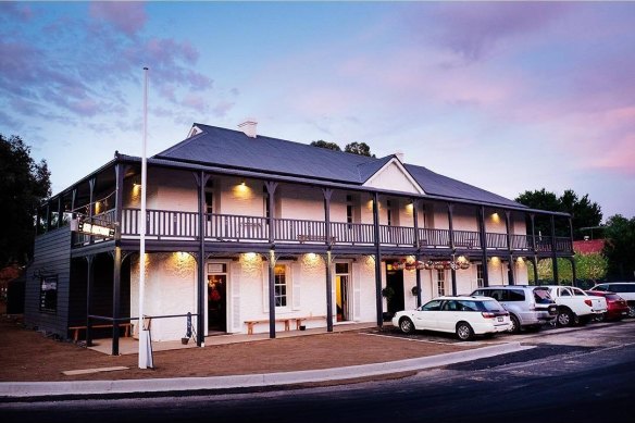 The Sir George hotel, Jugiong.