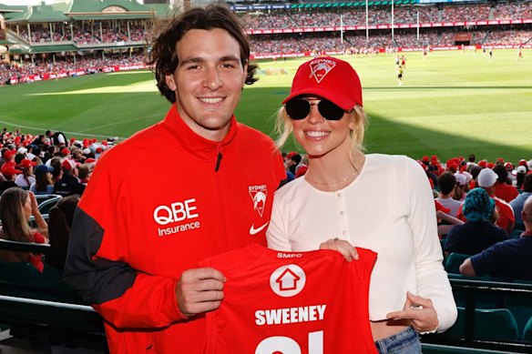 Sydney Sweeney and injured Swans star Errol Gulden.