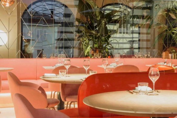 Saint is supremely located, opposite the Duomo.