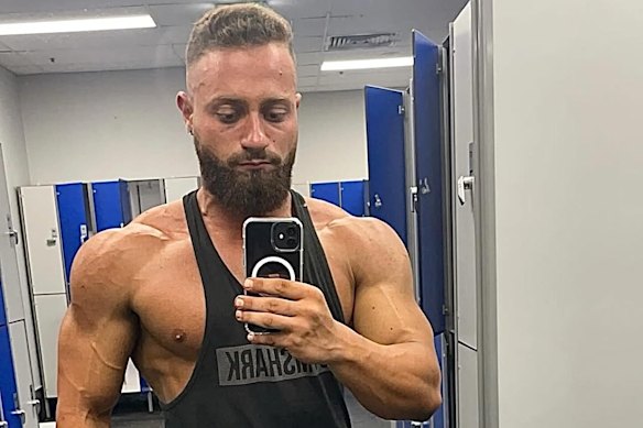 Ginoksi regularly posts fitness content on social media.