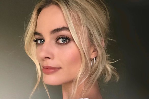 Margot Robbie has stuck to a natural brow look over the years.