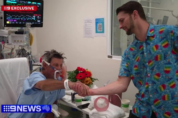 Los hombres se reunieron el sábado.