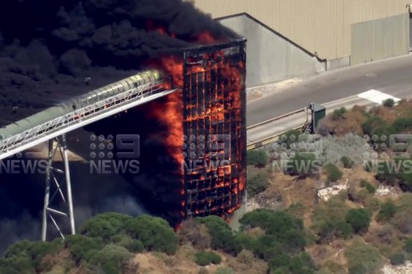 A fire in a warehouse is resulting in potentially dangerous smoke across the City of Kwinana.