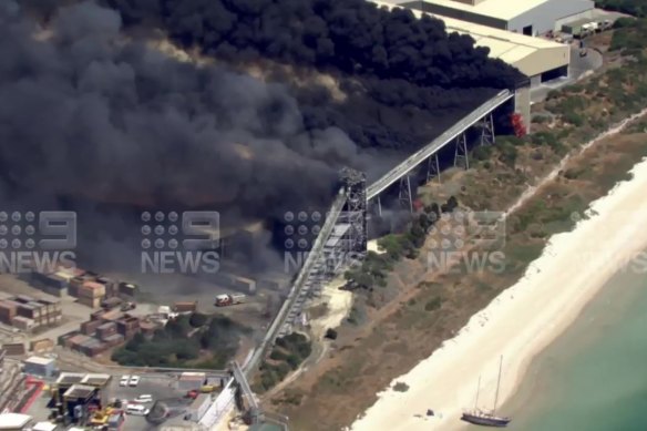 A fire in a warehouse is resulting in potentially dangerous smoke across the City of Kwinana.