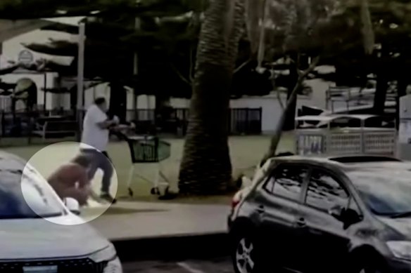 Footage shows Gefen Giddon running to aid Ahmed Al Ahmed during last Sunday’s Bondi attack.
