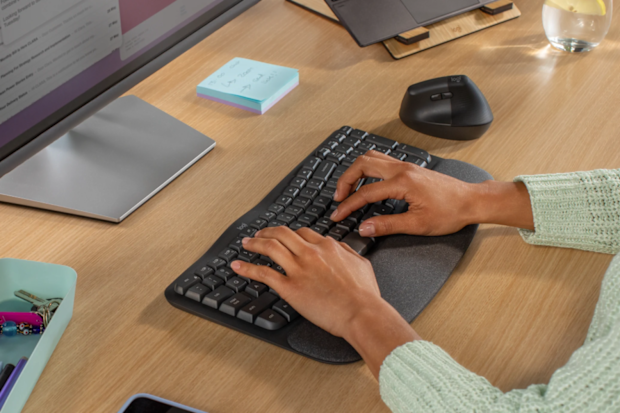 Ergo Series Wave Logitech Keyboard
