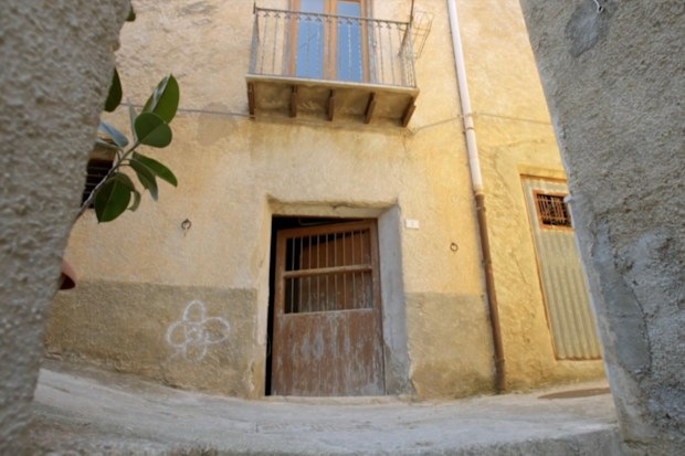This is Darren Palmer and Shaynna Blaze’s 1 Euro House.