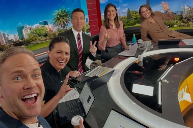 Danika Mason poses for a selfie with the team from Today on set.