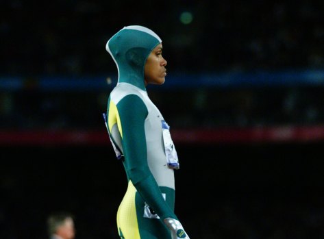 Cathy Freeman prepares to race the 400-metre final.