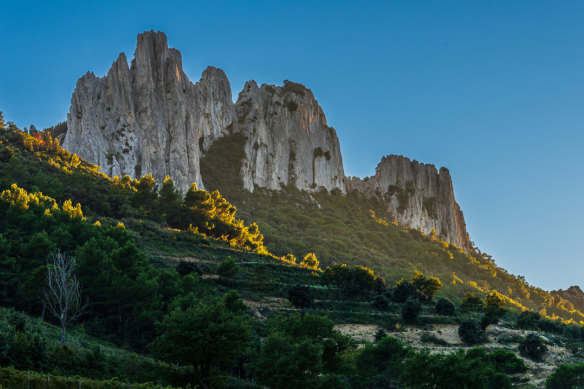 Hiking the dragons’ teeth: Les Dentelles.