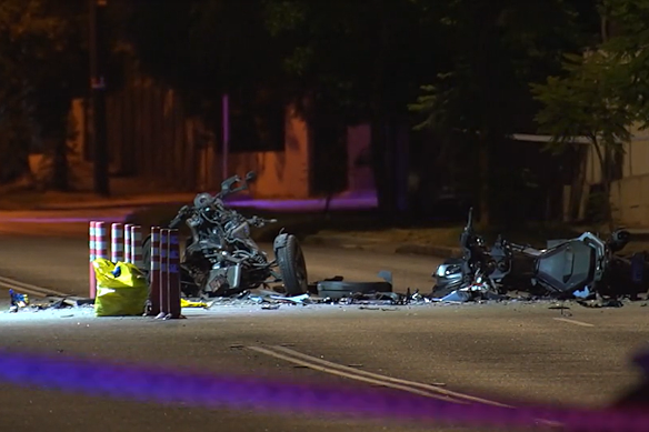 As consequências do acidente fatal de motocicleta em Wembley na noite de quinta-feira.