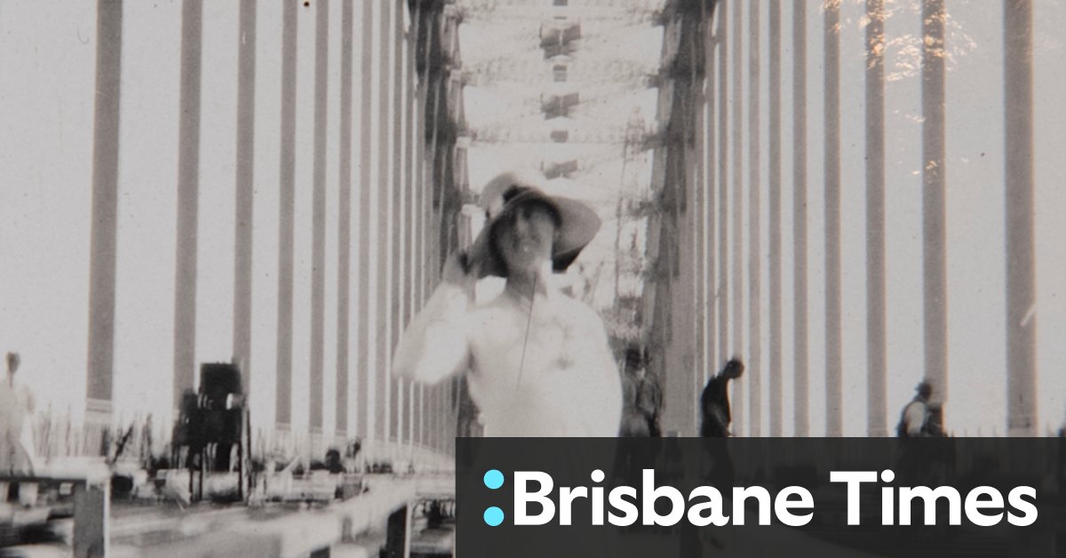 Sydney Harbour Bridge: Rare photos prompt search for another woman missing from history - Vimarsana News