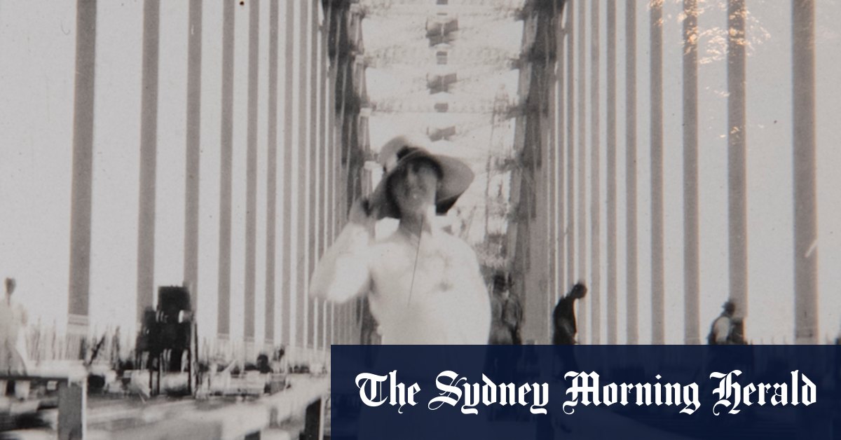 Sydney Harbour Bridge: Rare photos prompt search for another woman missing from history - Vimarsana News