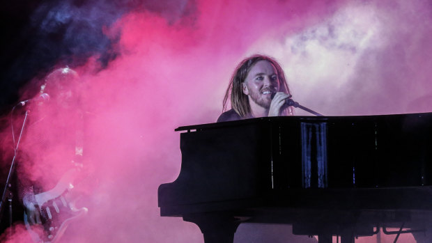 Tim Minchin performing in 2018.