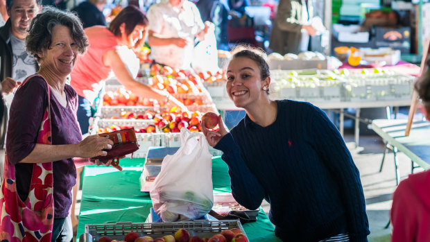 Sarah Fraser, Ellamatta Orchard: “We love coming to the markets, it’s like a big community.” 
