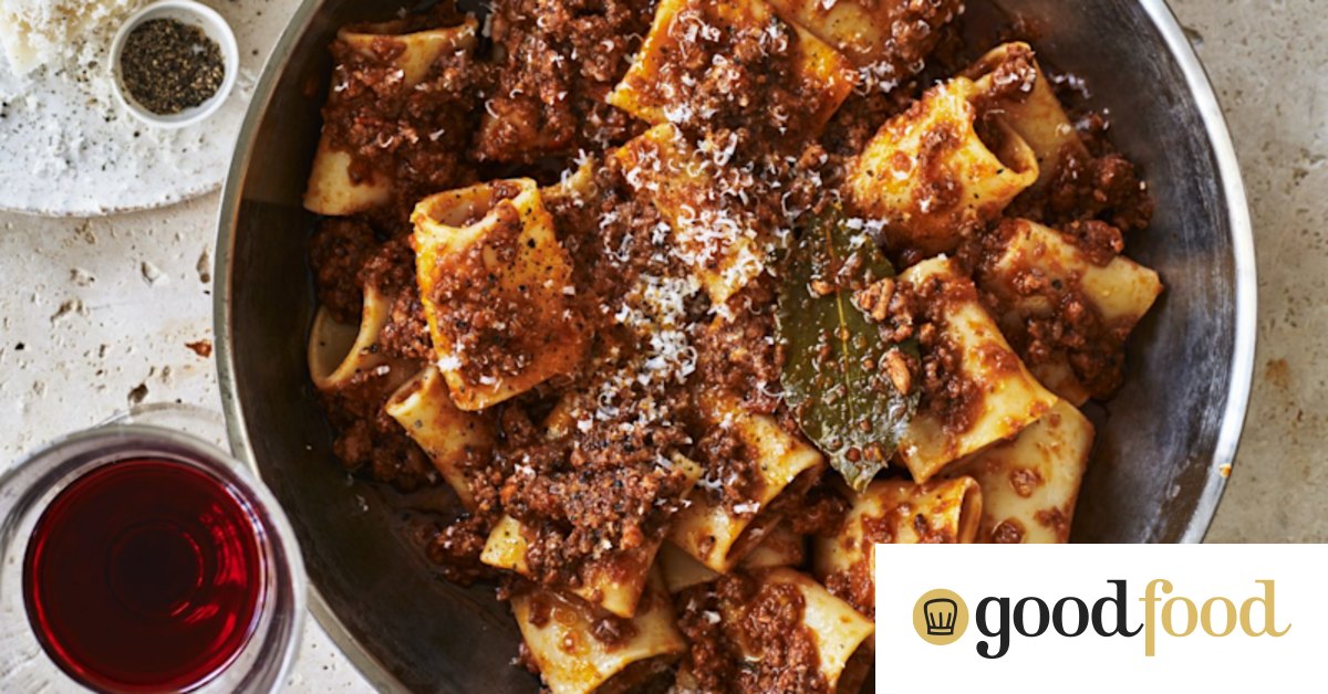 Ragu recipes, bolognese sauce, slow cooking pasta sauce, beef short rib ...
