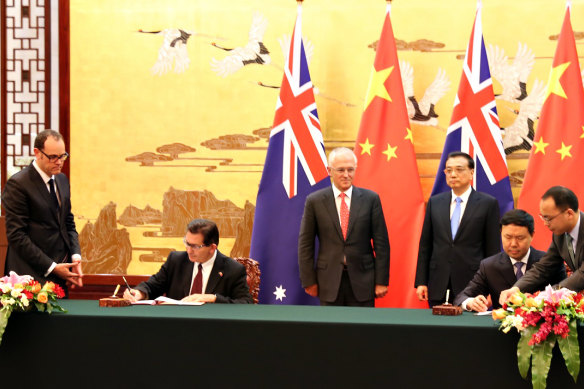 Australian Prime Minister Malcolm Turnbull and Chinese Premier Li Keqiang at a special signing ceremony between UNSW and the Ministry of Science & Technology for a Torch facility.