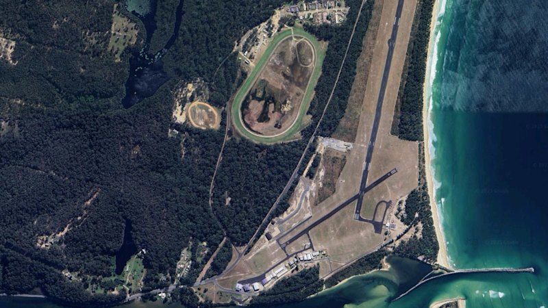 South Coast plane crash pilot identified as skydiving legend Paul ‘Poo’ Smith