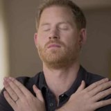 Prince Harry, practising EMDR therapy in the Apple TV documentary “The Me You Can’t See”.