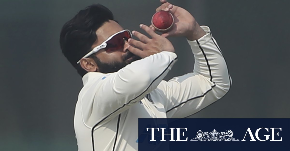 Spinner Selandia Baru Ajaz Patel mencetak 10 wicket melawan India di Mumbai