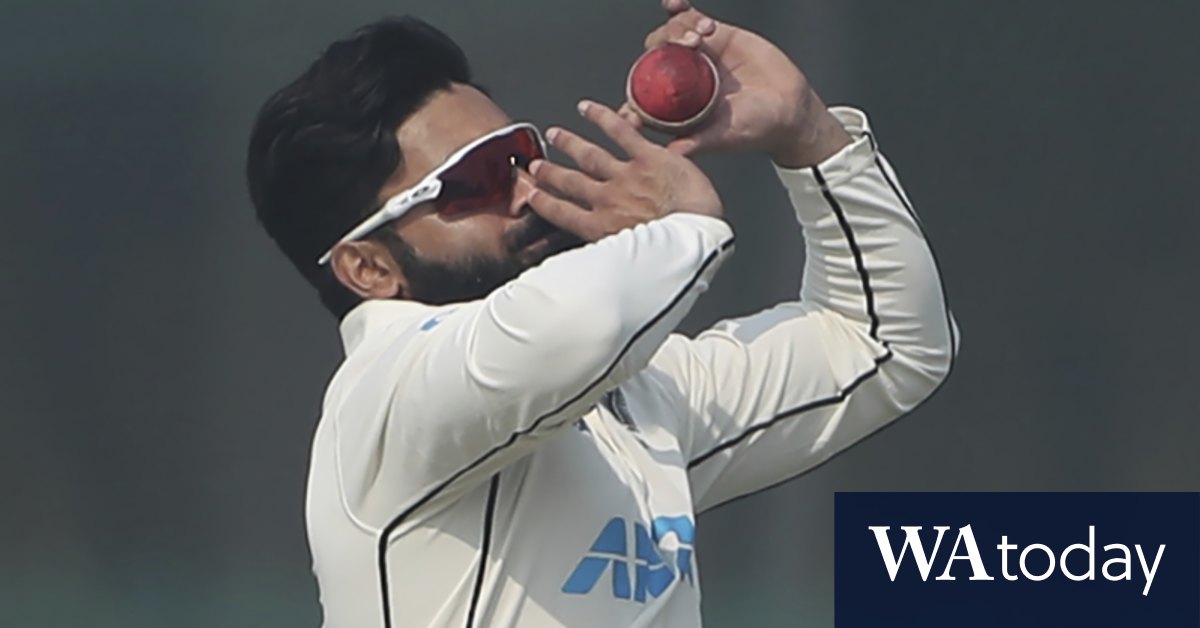 Spinner Selandia Baru Ajaz Patel mencetak 10 wicket melawan India di Mumbai
