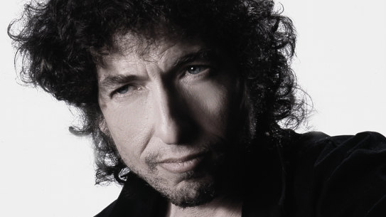 Dylan, who won the Nobel Prize for Literature in 2016 “for having created new poetic expressions within the great American song tradition”.