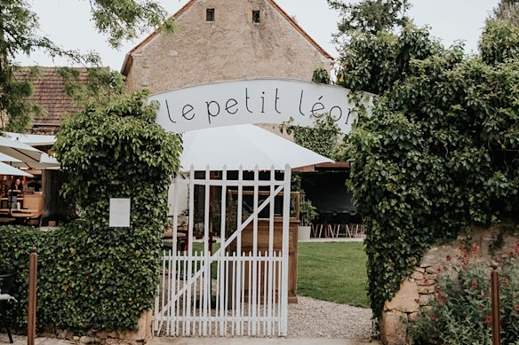 Le Petit Leon’s exterior.