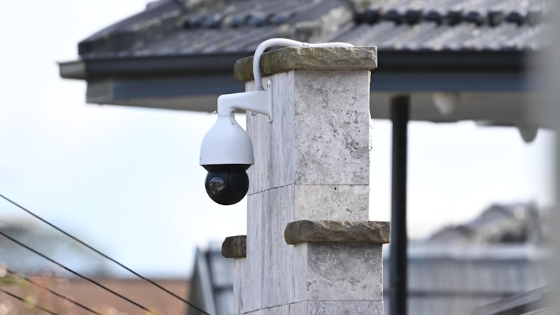 How gangsters try to stay one step ahead of their enemies