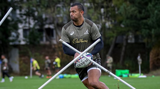 Beale in action at Wallabies training ahead of the team’s Test against Scotland. 