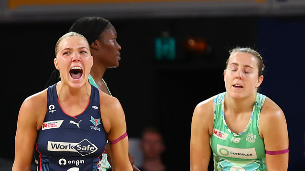 Kate Moloney celebrates the Vixens victory over the West Coast Fever.