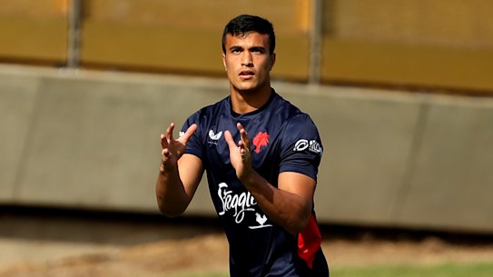 SYDNEY, AUSTRALIA - MAY 11: Joseph Suaalii of the Roosters catches a kick during a Sydney Roosters NRL training session at Kippax Lake on May 11, 2021 in Sydney, Australia. (Photo by Brendon Thorne/Getty Images)
