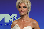 Ladies and gentlemen, Lisa Rinna! 