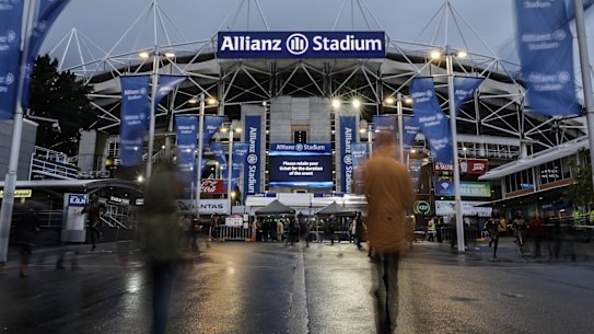 By the state election, a quarter of the roof of Allianz Stadium will already be gone