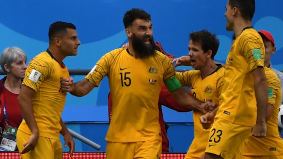 Canaries in the coal mine: The all-yellow kit received lukewarm approval from fans – at best.