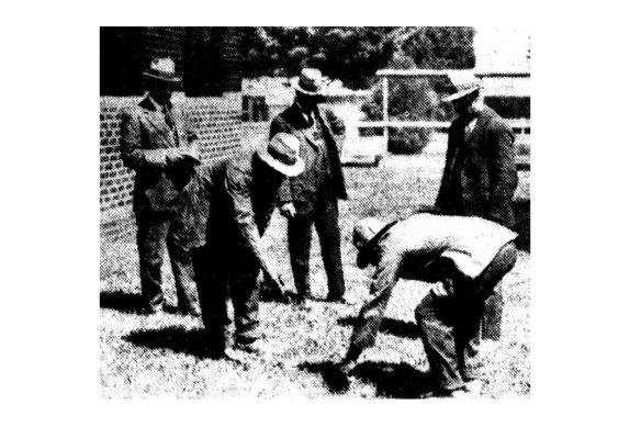 Standing upright (L-R): Sub-Inspector T. Coonan, Senior Constable Haygarth, Plainclothes Constable McPhee. Stooping: Trackers Peter and George.