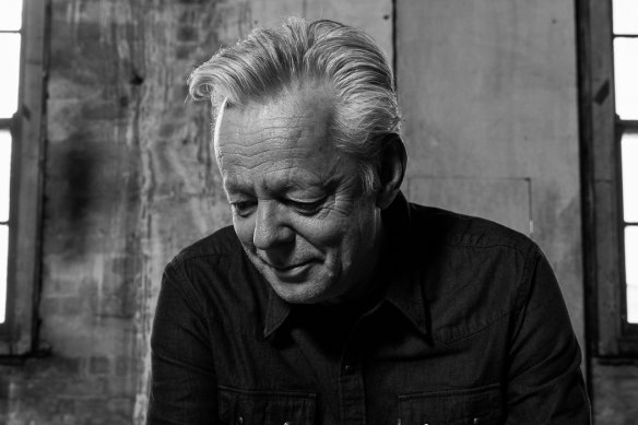 Tommy Emmanuel tells the story that slipped between the cracks of Australian music history.