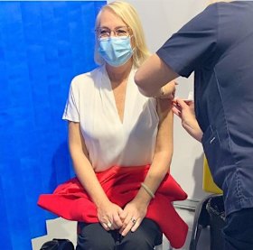 Melbourne lord mayor Sally Capp receiving her COVID-19 jab.