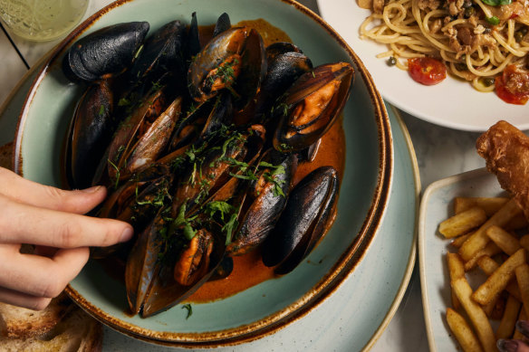 Mussels at Four in Hand.