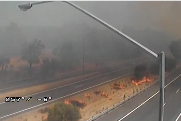 The fire spread to Roe Highway. 