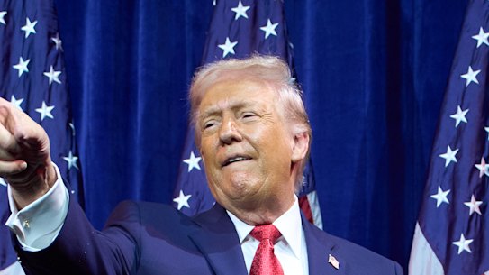 O presidente dos EUA, Donald Trump, discursa aos republicanos da Câmara em Washington na terça-feira.