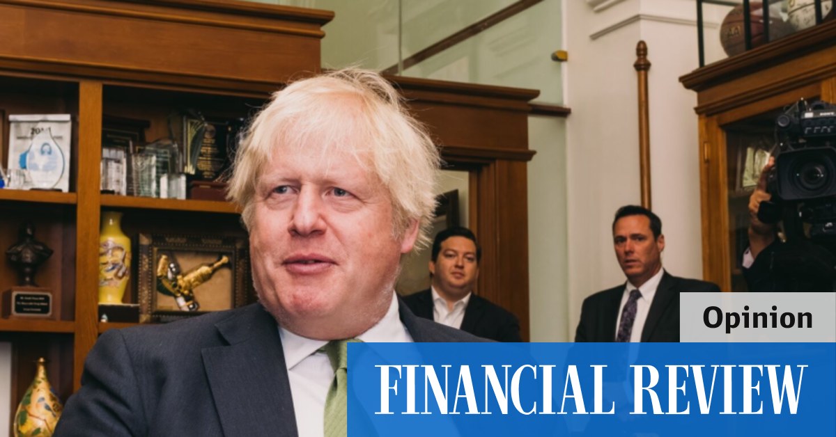 După demisia sa, fostul premier britanic Boris Johnson se confruntă cu o alegere dificilă