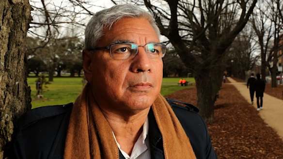 Former Labor president Warren Mundine has been parachuted in to the marginal federal seat of Gilmore as the Liberal candidate.