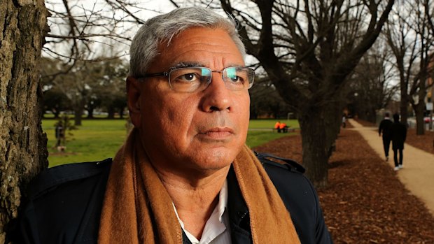 Former Labor president Warren Mundine has been parachuted in to the marginal federal seat of Gilmore as the Liberal candidate.