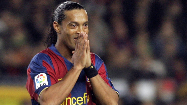 Ronaldinho playing for FC Barcelona in 2007.