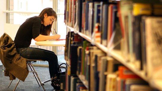 WA Year 12 ATAR students may have had more contact hours at school than other states but when they go to uni next year, they won't get the same face-to-face lectures like previous years. 