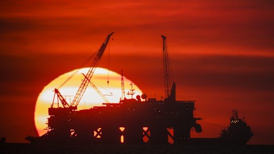 Santos has given the go-ahead to develop a major gas field off northern Australia.