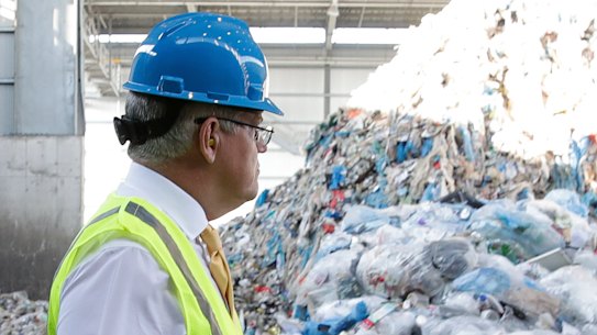 Scott Morrison tours a recycling facility in the United States in September.
