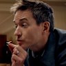 Elizabeth Banks as Lindy, Matthew Macfadyen as Les in The Miniature Wife. 