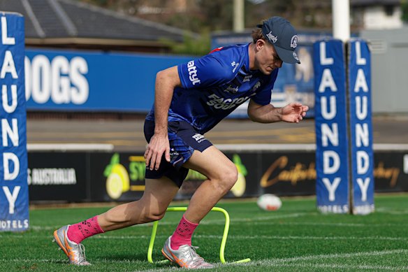 Lachlan Galvin trains with the Bulldogs.